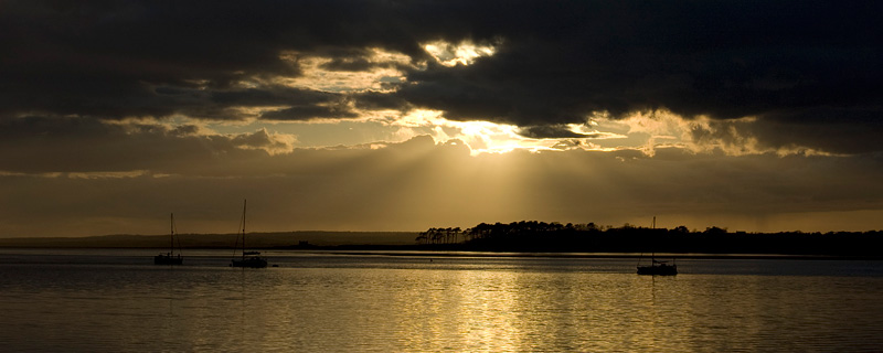 baai-zonsondergang.jpg - Prachtige zonsondergang boven Anglesey