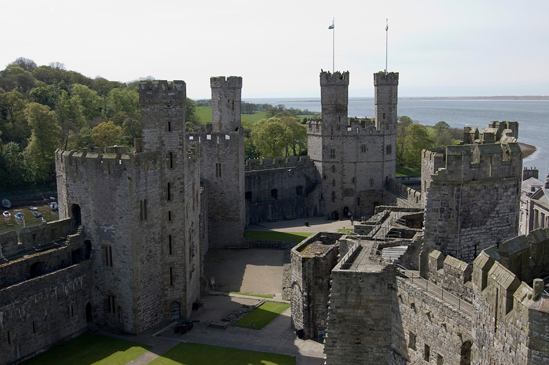 caernarfon-kasteel-03.jpg - Groot... Door Engelsen gebouwd om de Welshmen er onder te houden